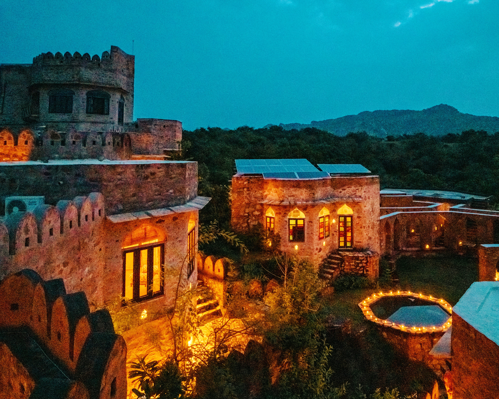 Best Hospitality in Udaipur Luxurious Park Hill Villa Luxurious